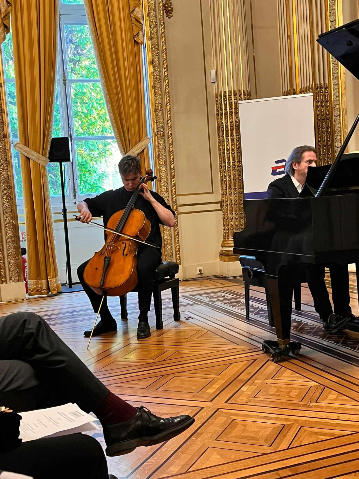 Polish Embassy in Paris, Beethoven, Chopin and Faure, piano: Frederic Vaysse - Knitter